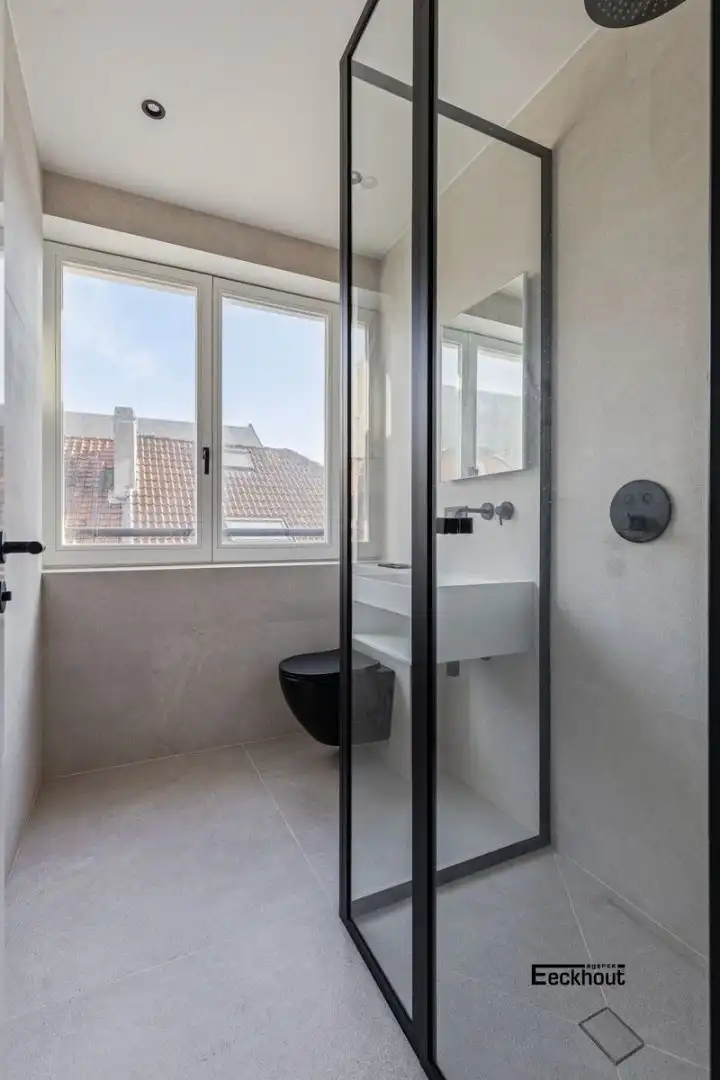 Prachtig appartement in standingvolle residentie Derycker in hartje Oostende foto 9