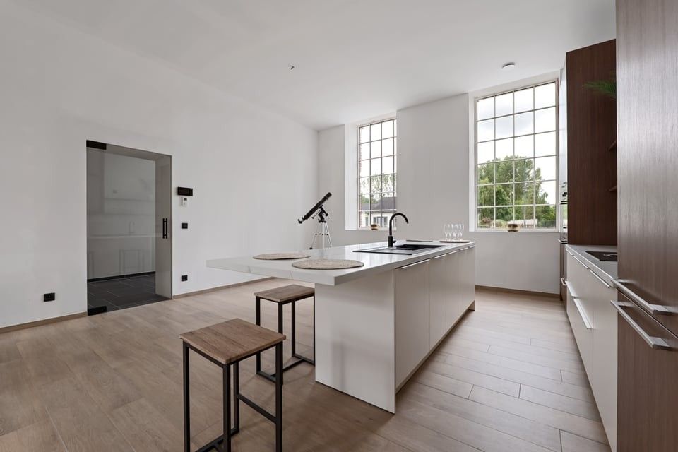 EXCLUSIEF WONEN IN EEN GERESTAUREERDE VIERKANTSHOEVE foto 38