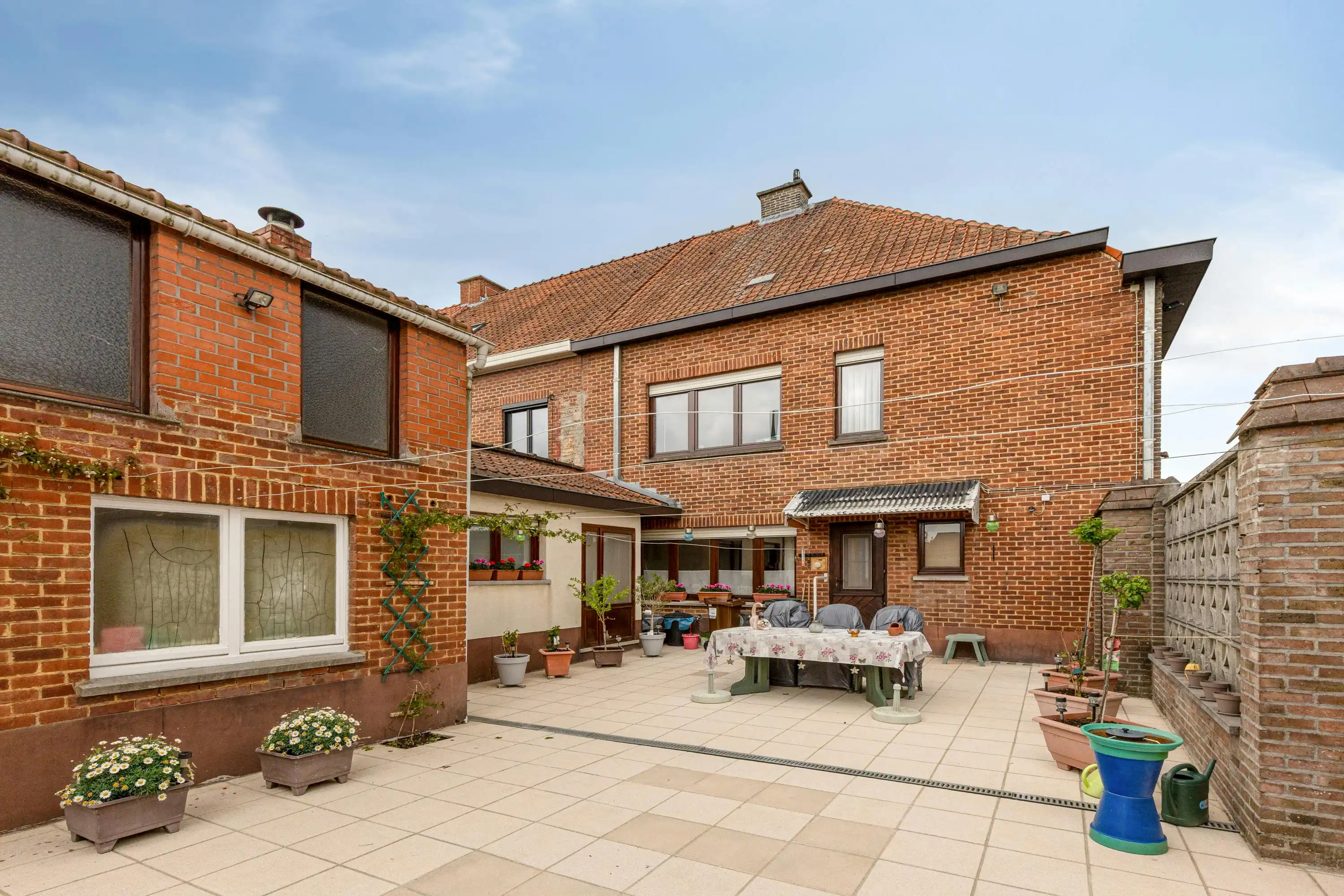 Ruime woning met 3 slaapkamers en grote tuin te koop! foto 15