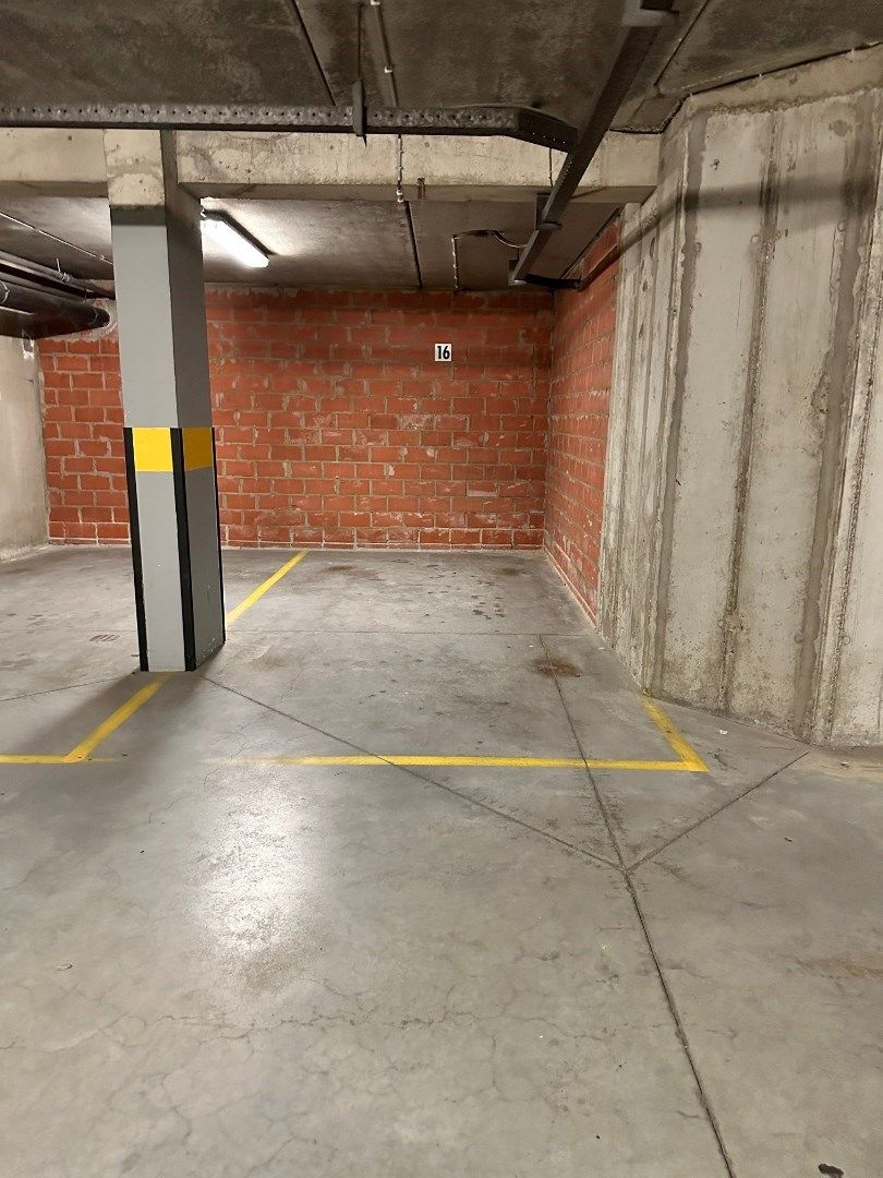 AUTOSTAANPLAATS - BLANCGARINSTRAAT - KNOKKE foto 2