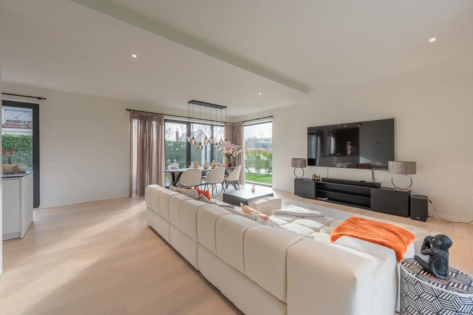 Alleenstaande moderne villa gelegen in een rustige residentiële omgeving te Knokke foto 4