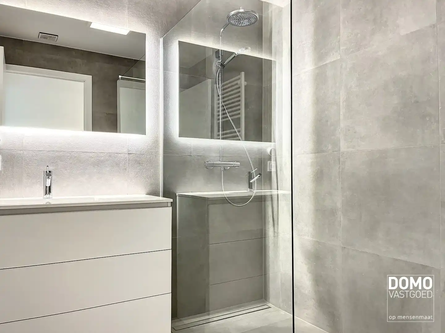 MODERN APPARTEMENT MET TERRAS, LIFT EN 2 SLAAPKAMERS IN DIEPENBEEK foto 11