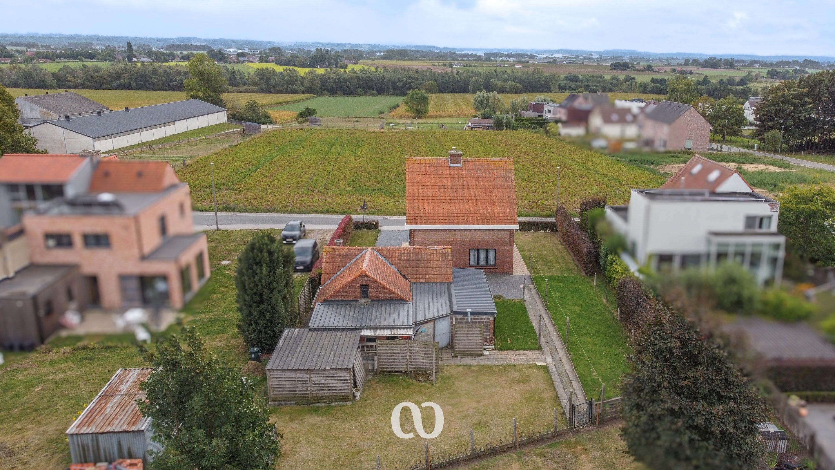 Alleenstaande woning met tuin en prachtig uitzicht in Huise foto 18