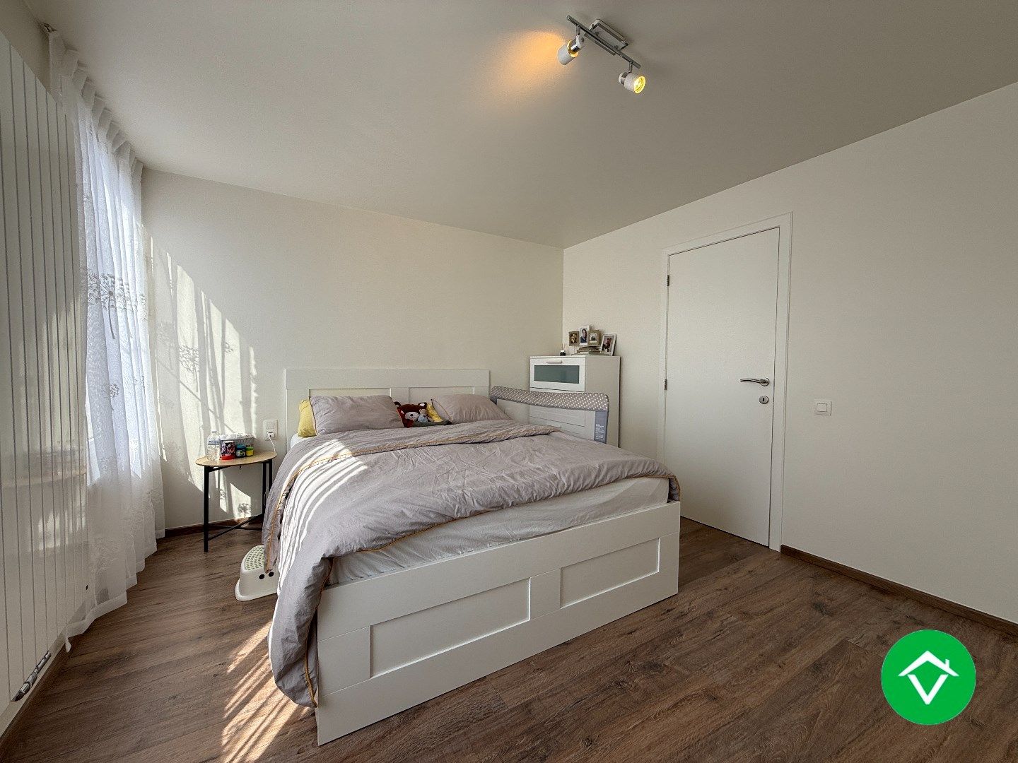 Prachtig gerenoveerde woning met 3 slaapkamers en tuin te Roeselare foto 14