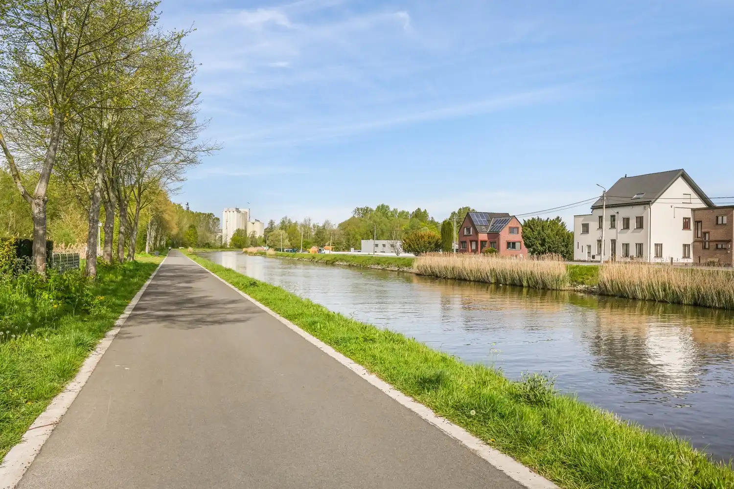 Rustig gelegen en halfopen woning met 3/4 slaapkamers en een tuin nabij de Vaart te Herent! foto 28