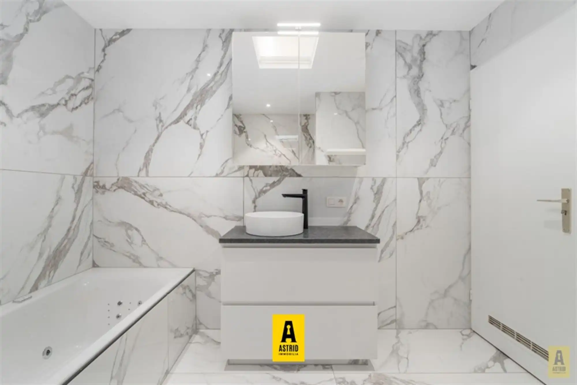 Perfect instapklaar appartement met zonneterras aan zee! foto 15