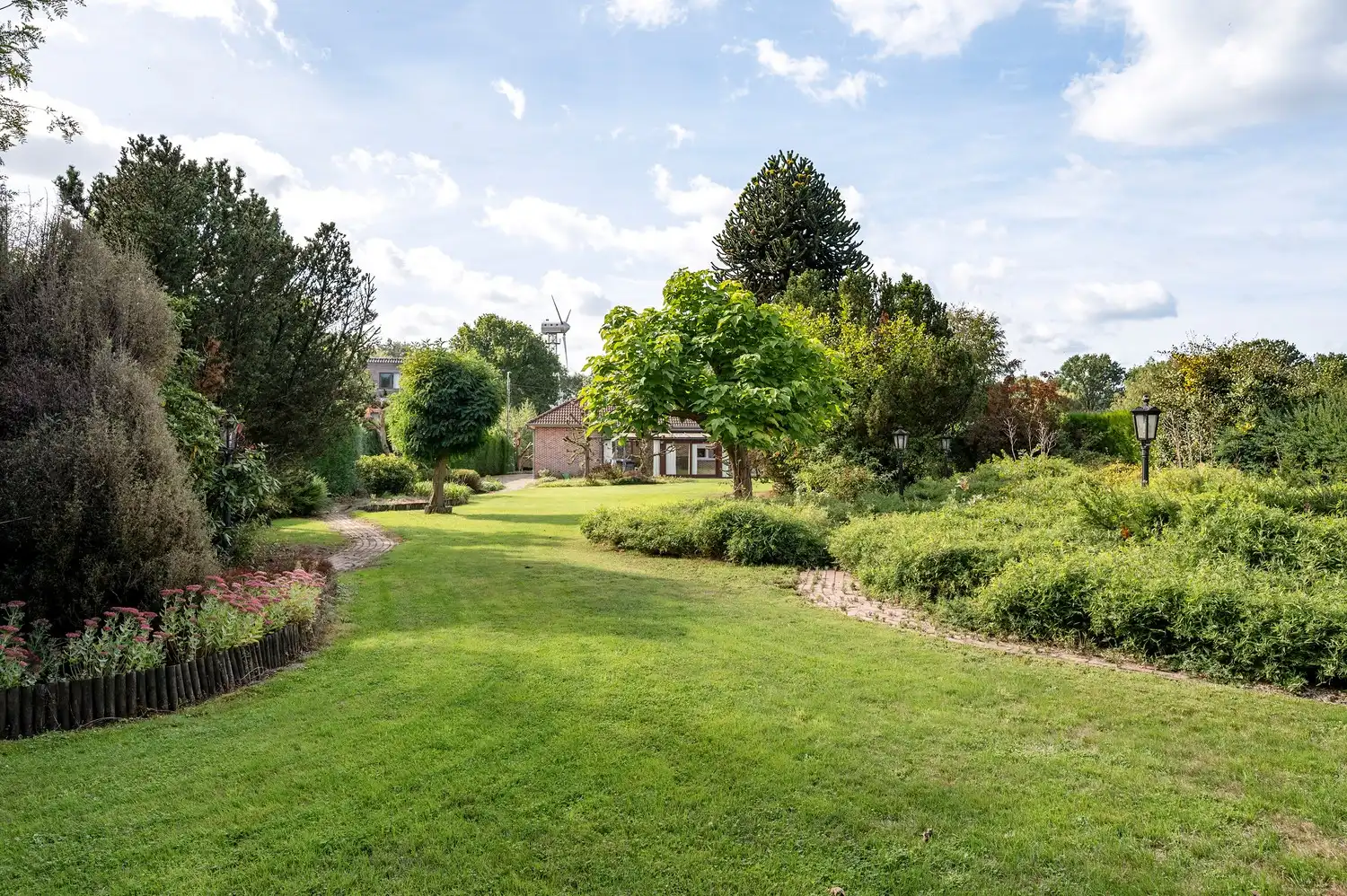 Laagbouwwoning op prachtig perceel van 2196m² foto 34