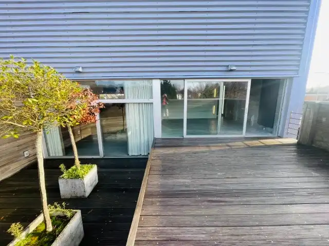 Sint- Andries, Exclusieve LOFT 150m2   met groot ZONNETERRAS 80 m² met alle privacy, 1 slaapkamer. foto 5