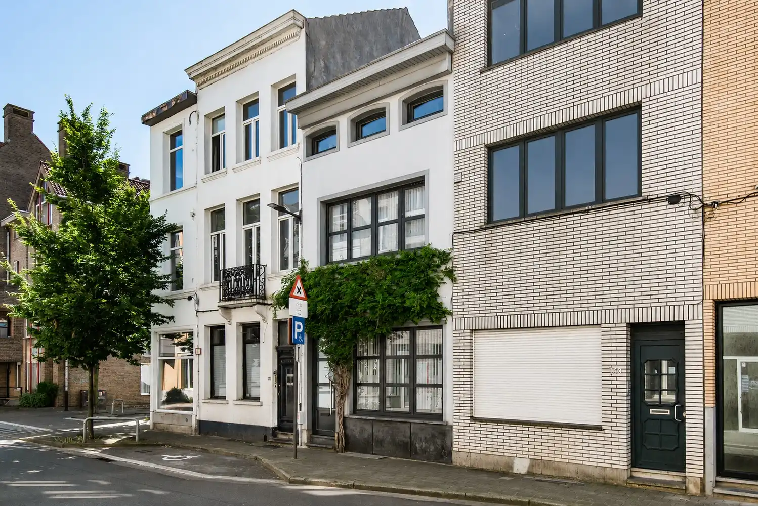 Instapklare woning met gezellige stadstuin foto 26