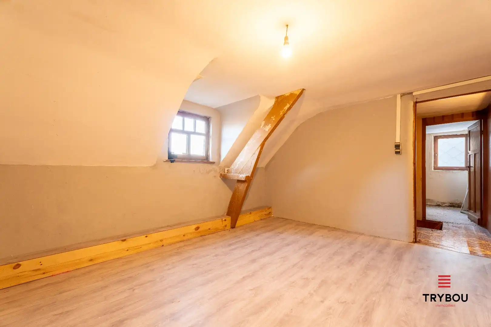 Te renoveren woning met garage en diepe tuin foto 10