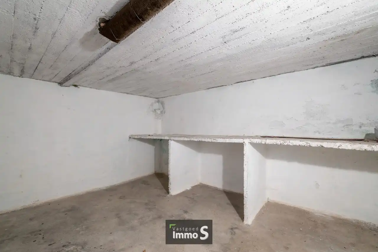 Te renoveren woning in Alveringem foto 12