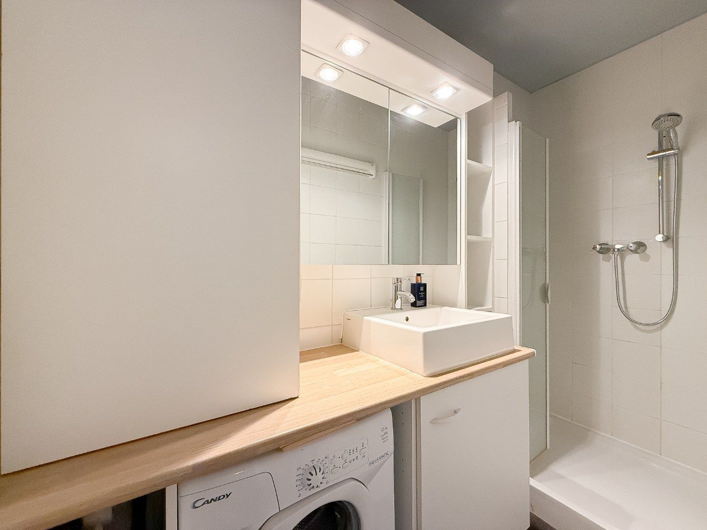 Mooi gemeubeld appartement top gelegen op een boogscheut van de wandeldijk foto 8