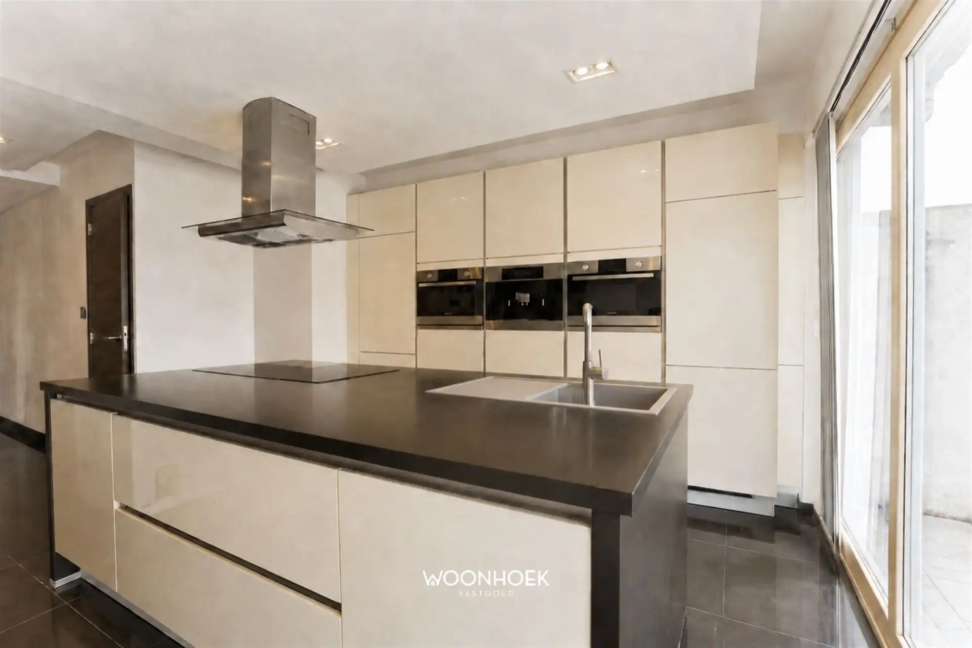 Gerenoveerde 3 slaapkamer woning met tuin! foto 6
