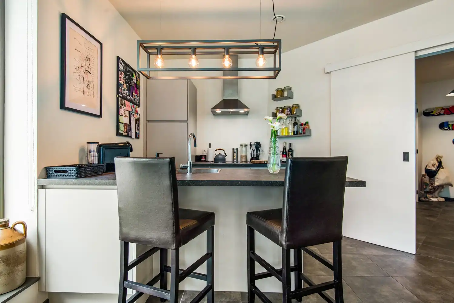 Instapklaar gelijkvloers BEN appartement met ruim terras op toplocatie aan het water in Boom! foto 5