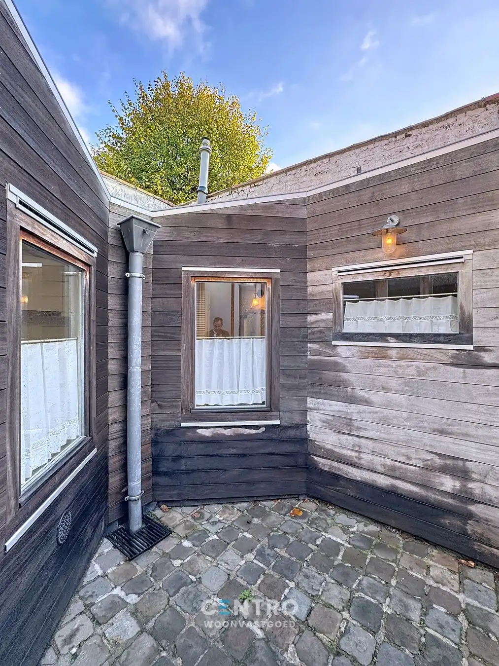 CHARMANTE woning in het Guido Gezellekwartier te Brugge! foto 14