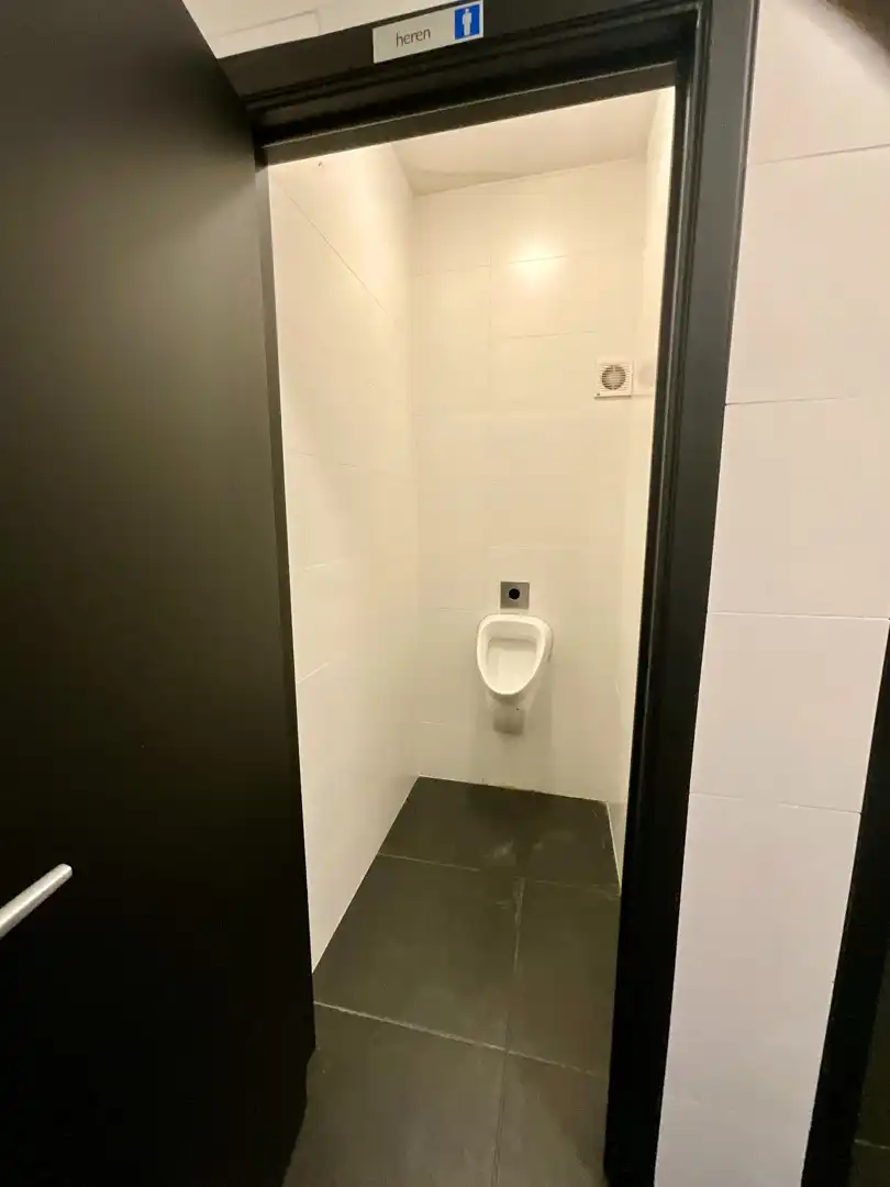Handelspand en 2 appartementen gelegen te Houthalen-Helchteren foto 11