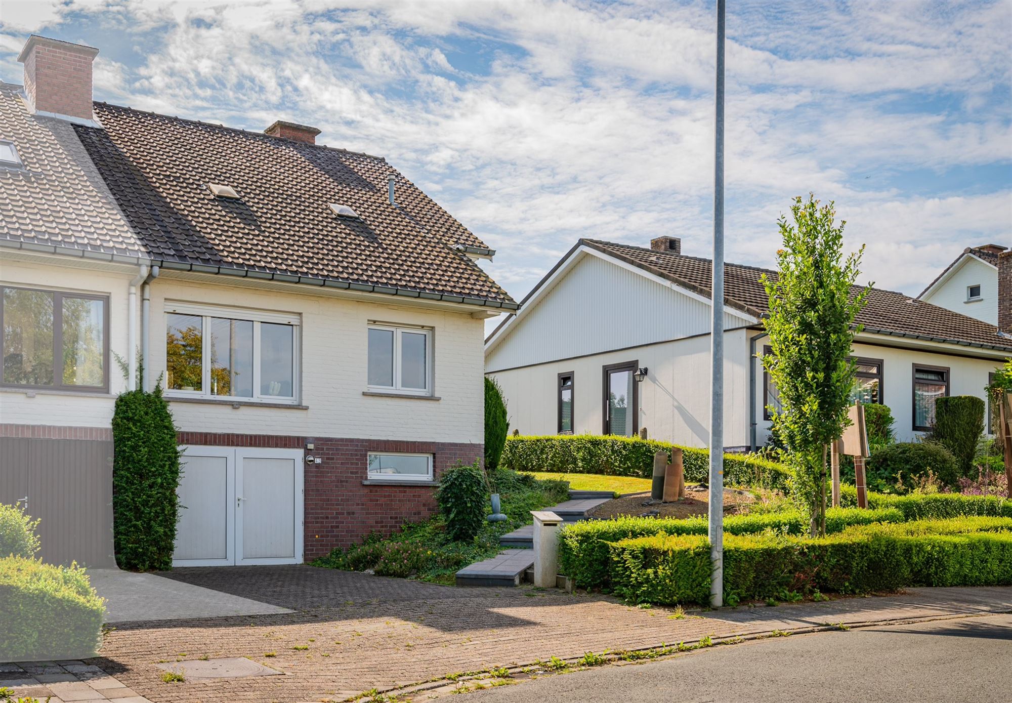 Woning met 4 slaapkamers gelegen op een perceel van 7a 39ca foto 1