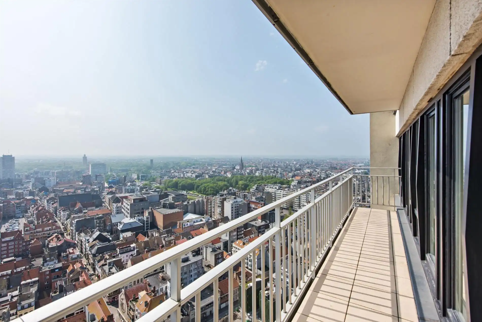 APP. 4 SLAAPKAMERS IN CENTRUM MET PANORAMISCH ZICHT OP ZEE EN STAD foto 12