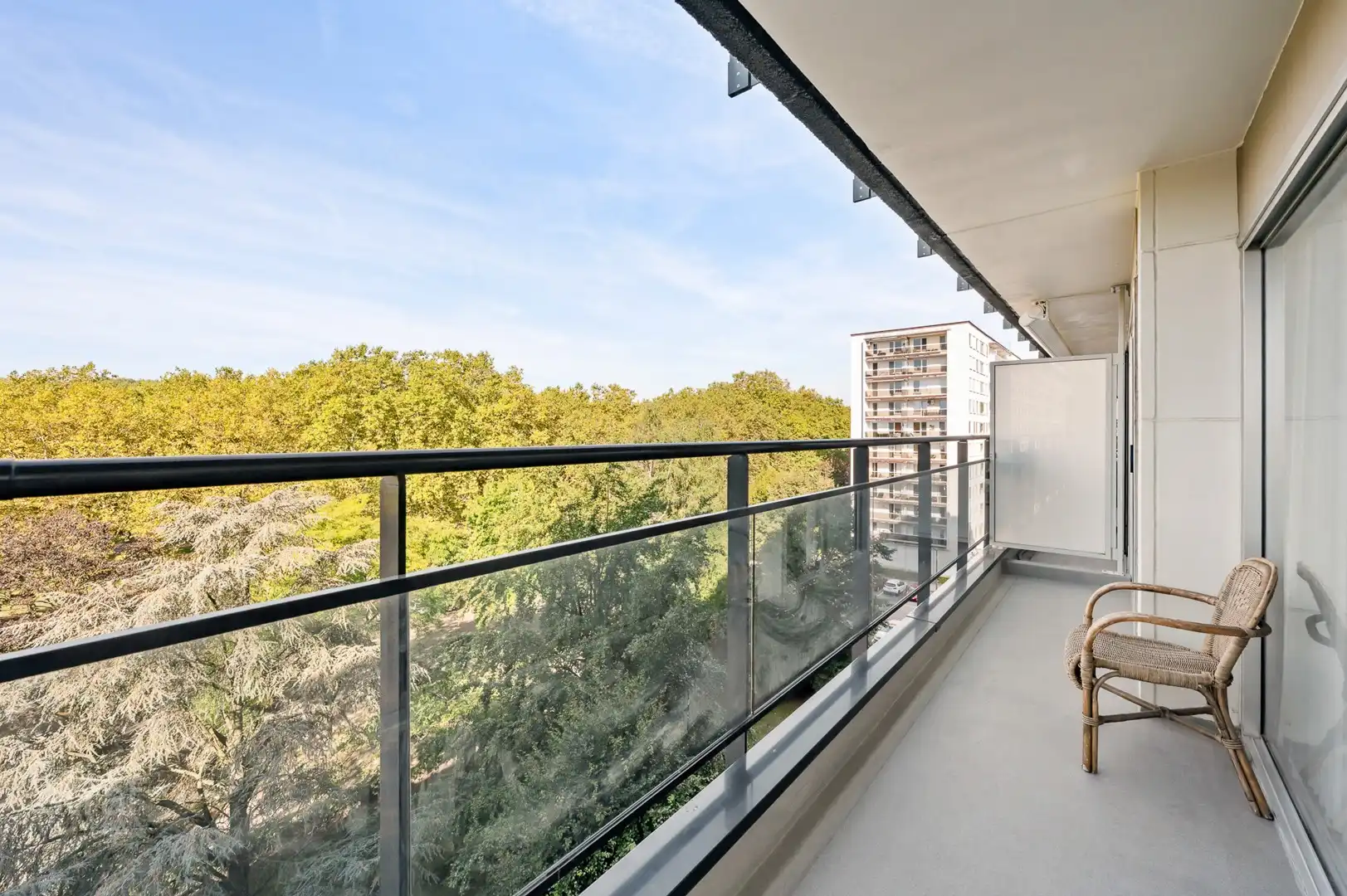 Ruim appartement met prachtig uitzicht en dubbele garagebox foto 5