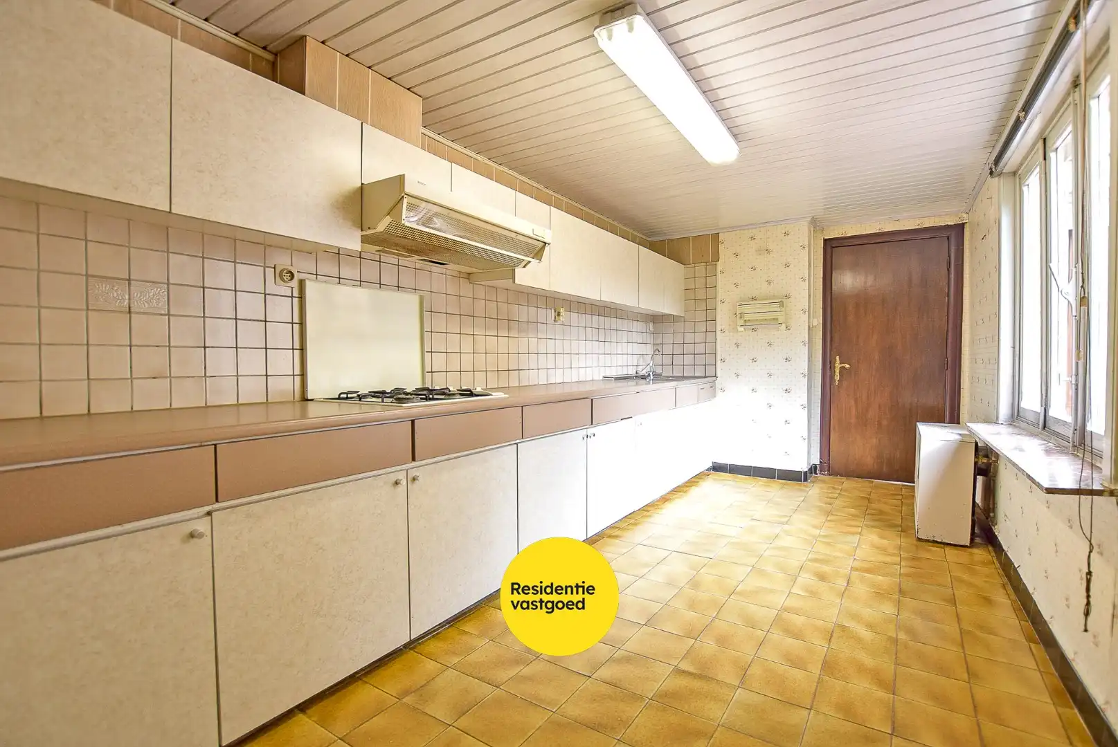 Zeer ruime te renoveren woning met statige gevel op 445 m² met zuid-west georiënteerde tuin. foto 9