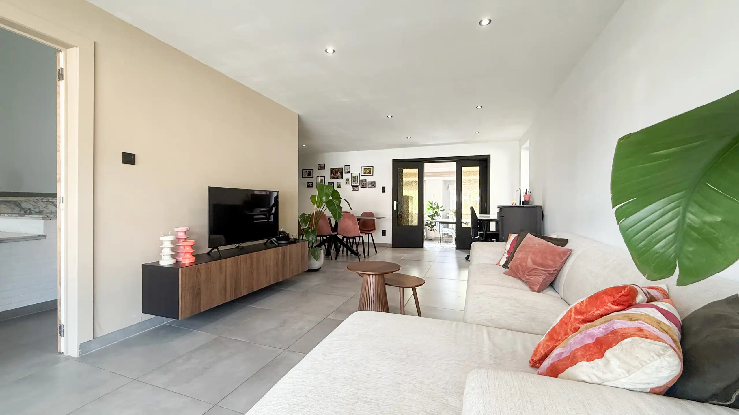 Instapklare woning met 2 slpks, ruime leefruimte en tuin! foto 3