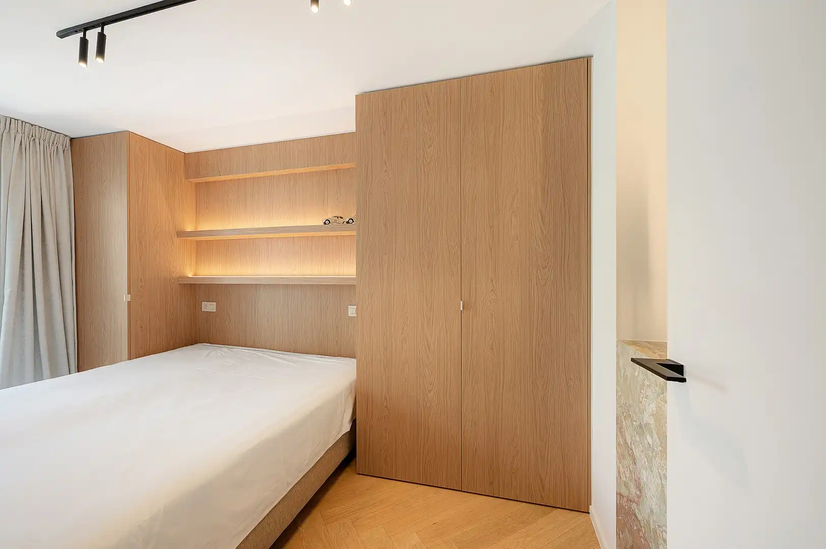 Gerenoveerd 3 slaapkamerappartement met zijdelings zeezicht. foto 20