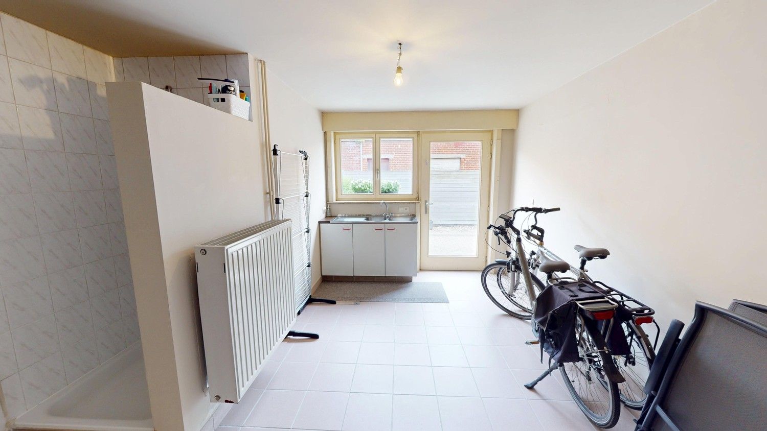 Zeer ruime woning met 4 slaapkamers te koop! foto 9