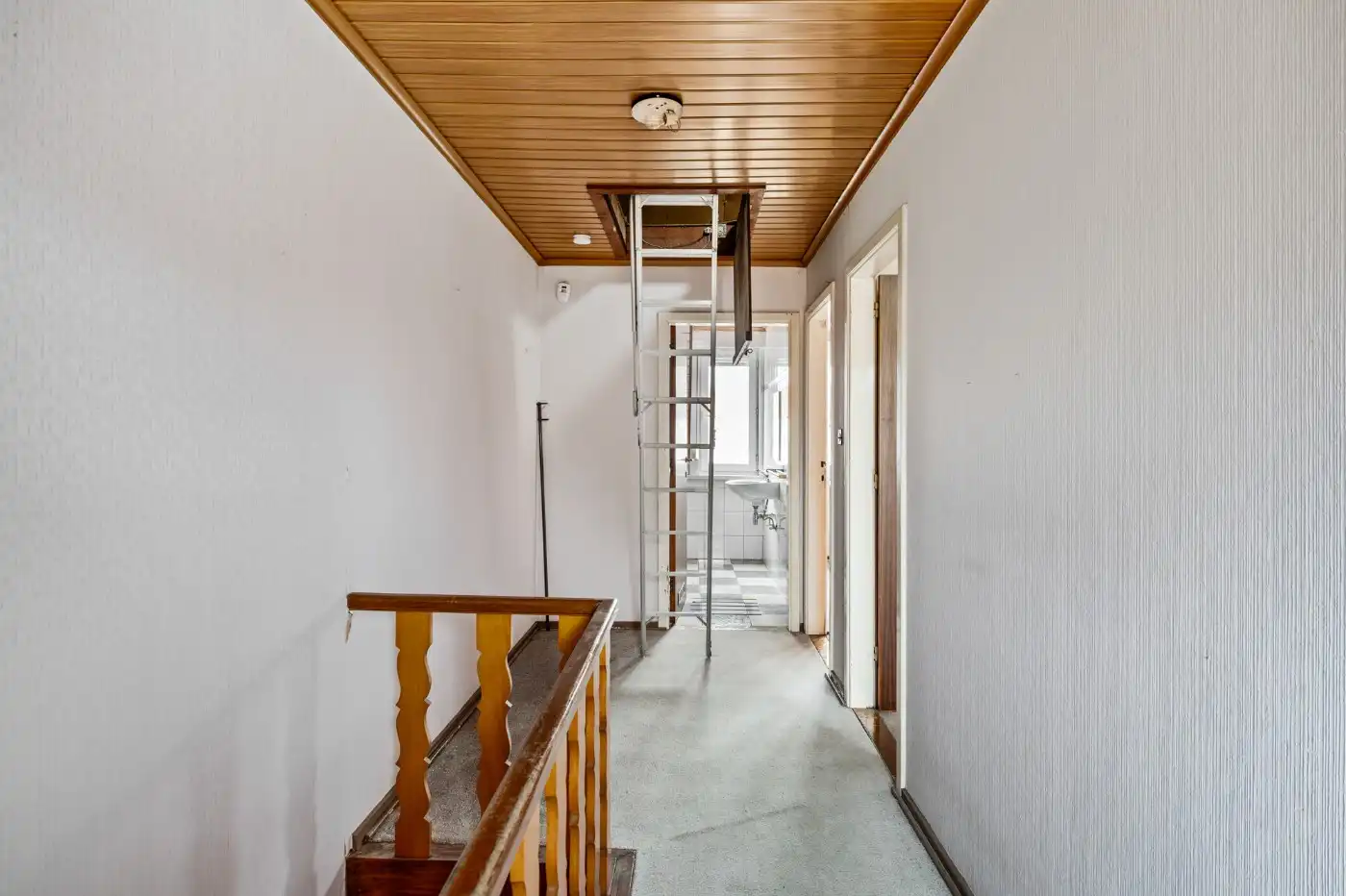 Te renoveren woning met 2 slpk. en tuin foto 14