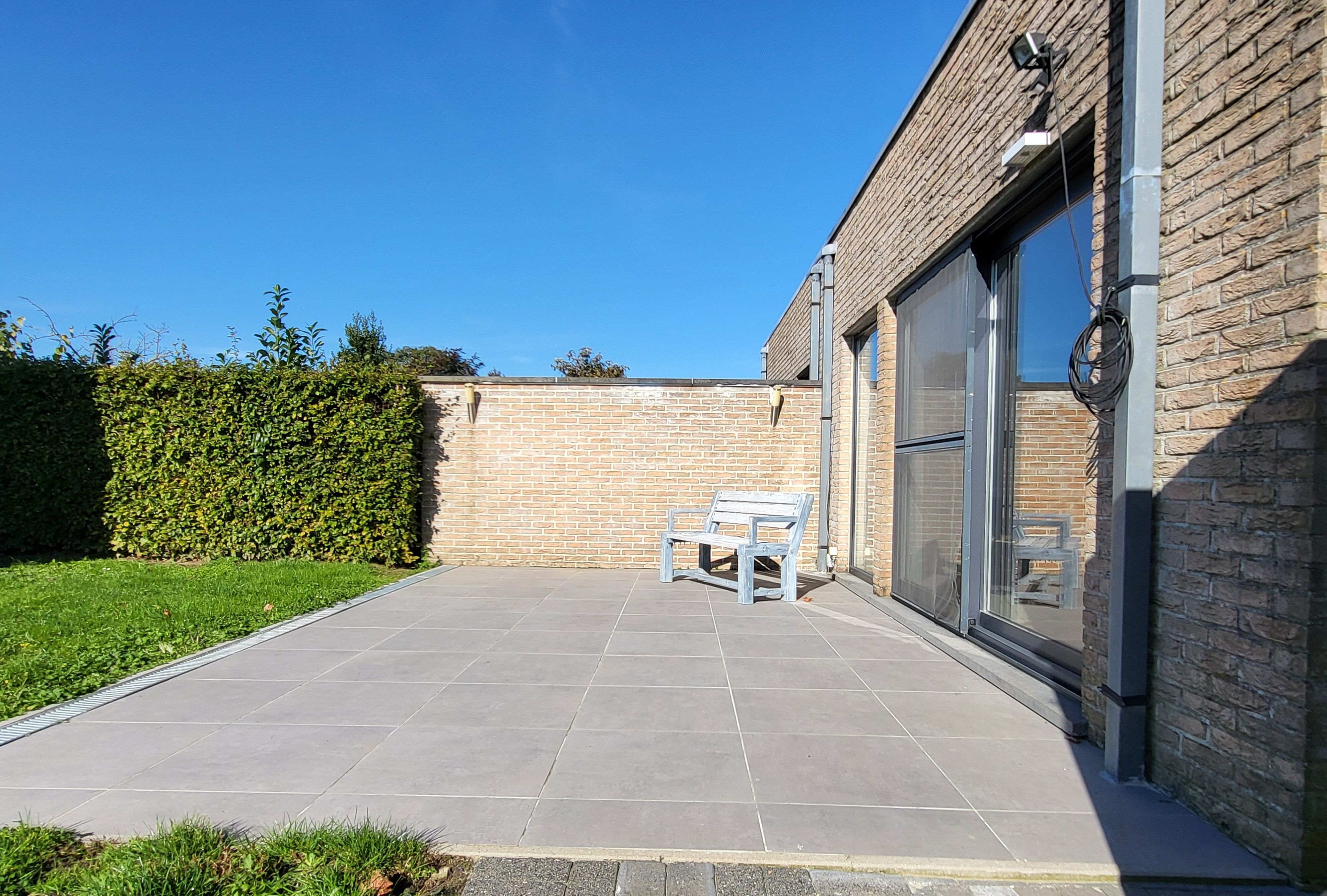 Prachtige woning op 456m² met zonnige aangelegde tuin en garage!  foto 9