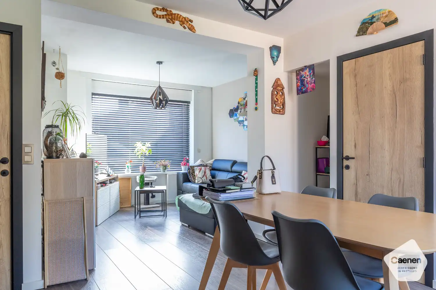 Instapklare half-open woning in het rustige en groene dorp Hertsberge met 3 slaapkamers , carport en zonnige tuin! foto 3