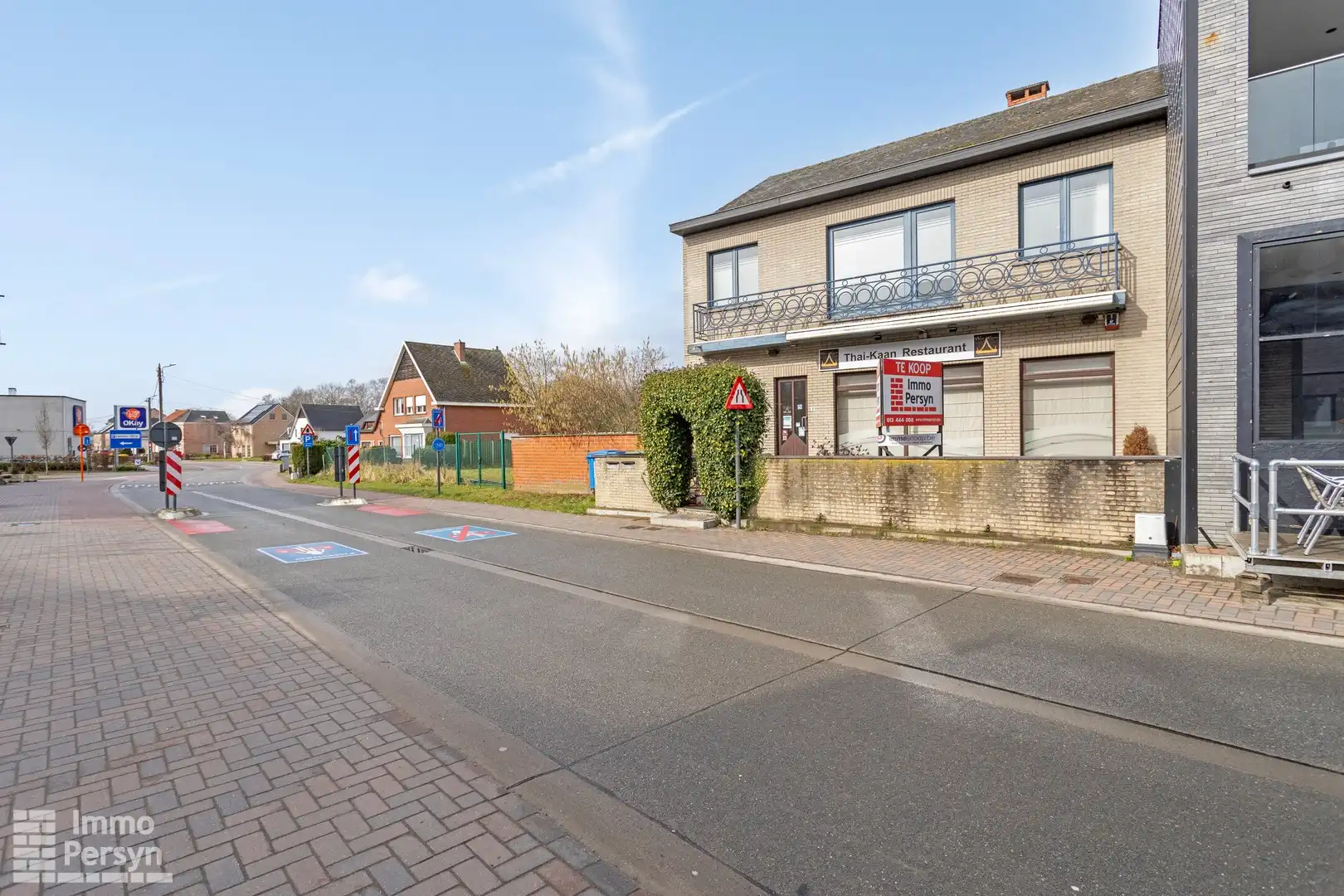 Veelzijdig handelspand met bovenliggende woonst en studio op centrale ligging in Begijnendijk foto 2