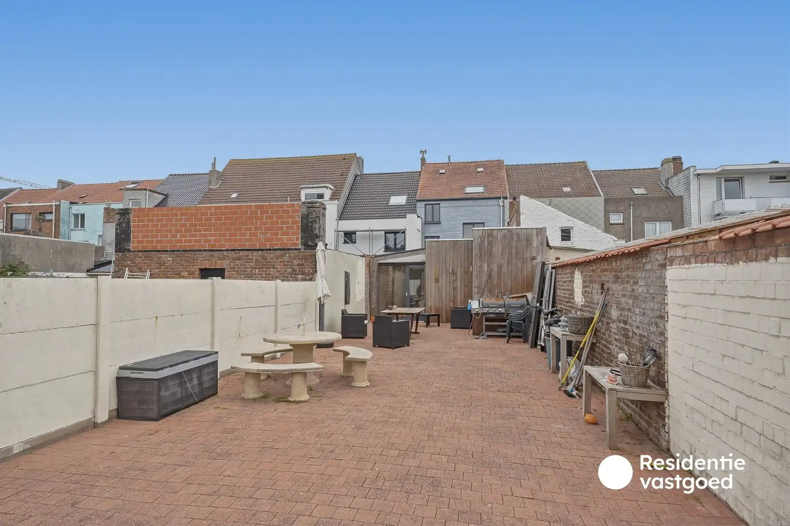 Ruime woning met 6 slaapkamers, garage, tuin en EPC B in Oostende foto 2
