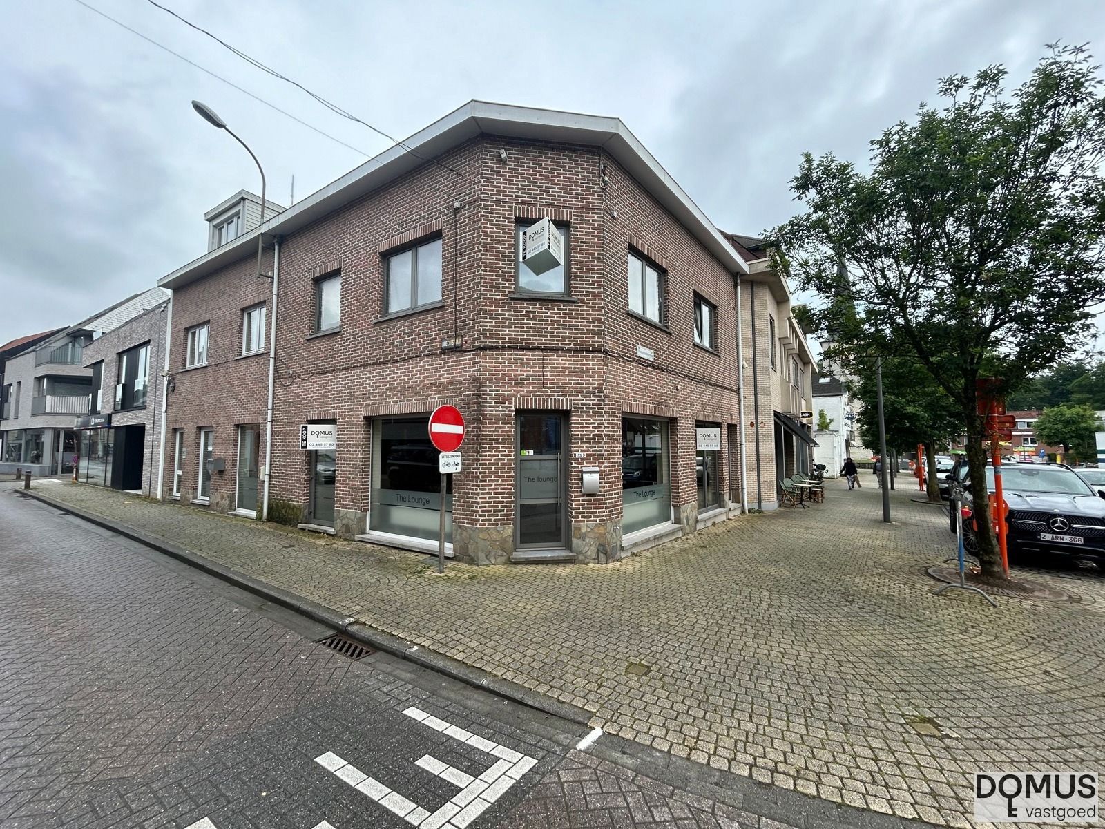 Hoofdfoto van de publicatie: Centraal gelegen handelspand met appartement