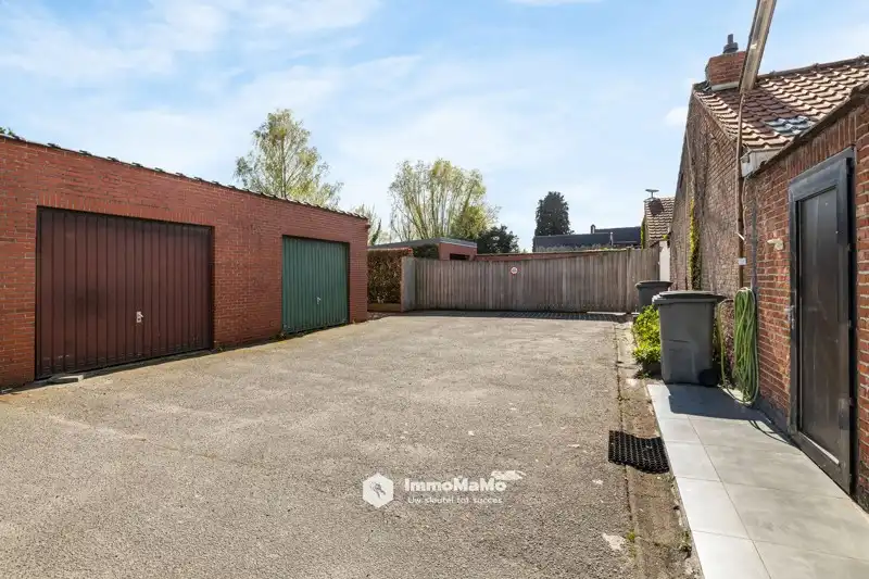 HALFOPEN BEBOUWING MET GROTE TUIN TE KOOP IN STEKENE foto 21