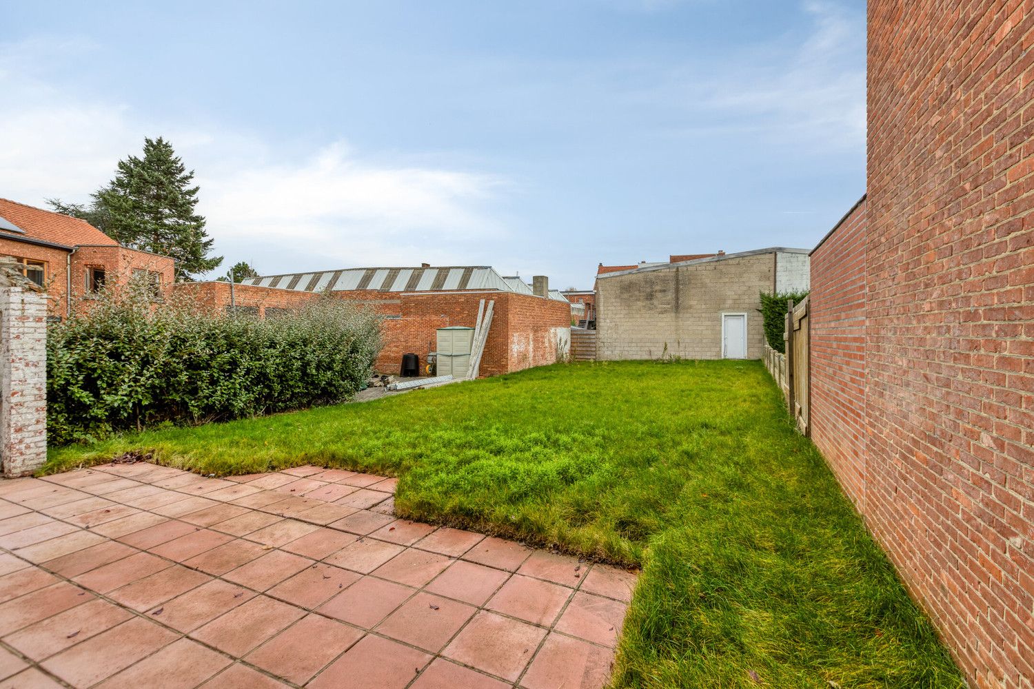 ZEER CHARMANTE WONING MET 4 SLAAPKAMERS, TUIN EN GARAGE TE DIEST! foto 12