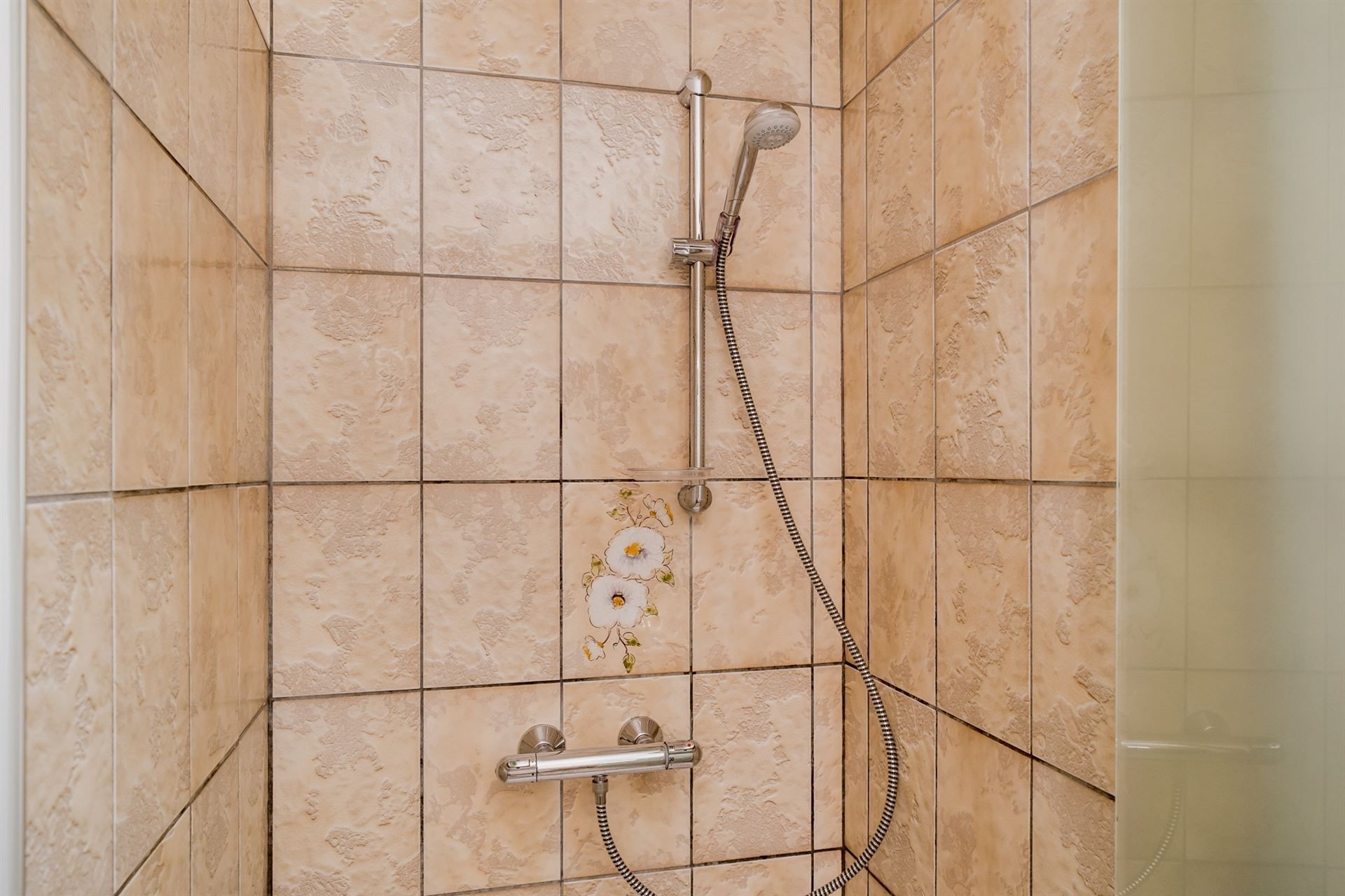 Rustig gelegen woonhuis met veel potentieel foto 12