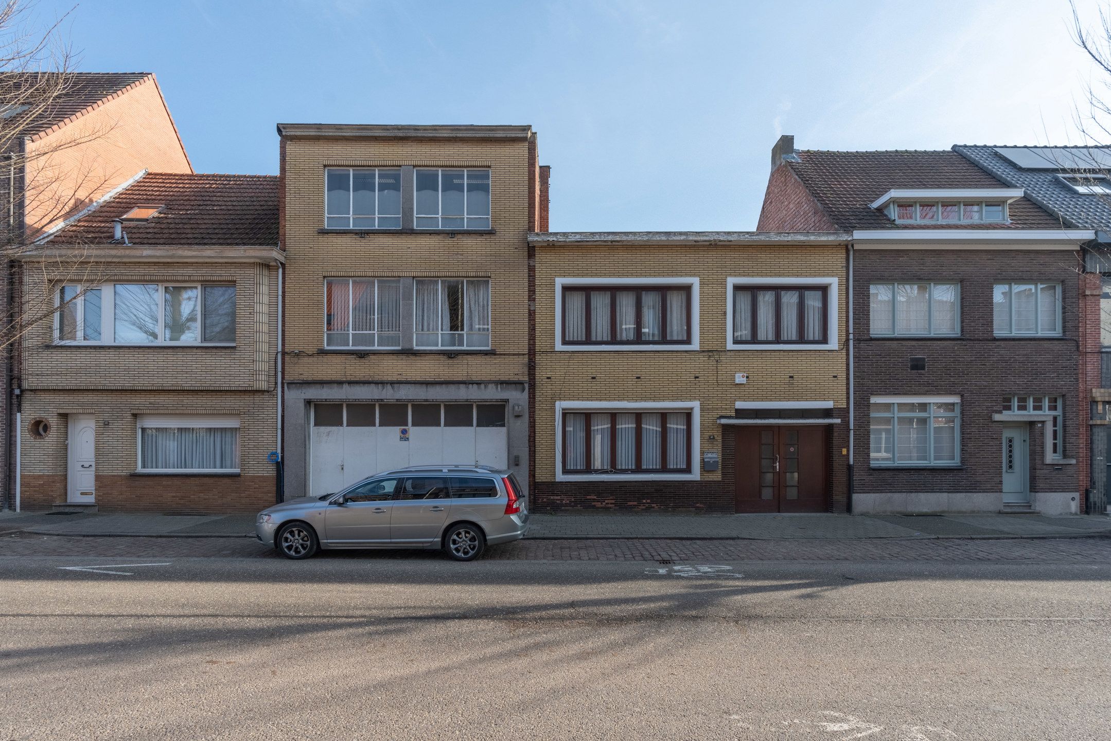 Hoofdfoto van de publicatie: Woning met zeer ruim magazijn op 2 verdiepingen te Turnhout