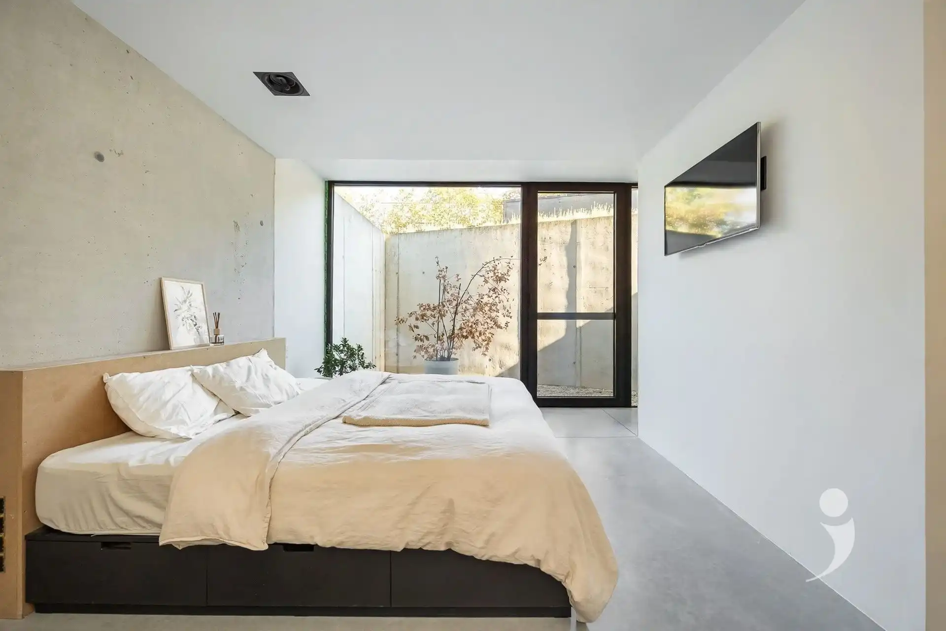 High-end architectenwoning met zwembad en prachtig zicht op de achterliggende weides foto 33