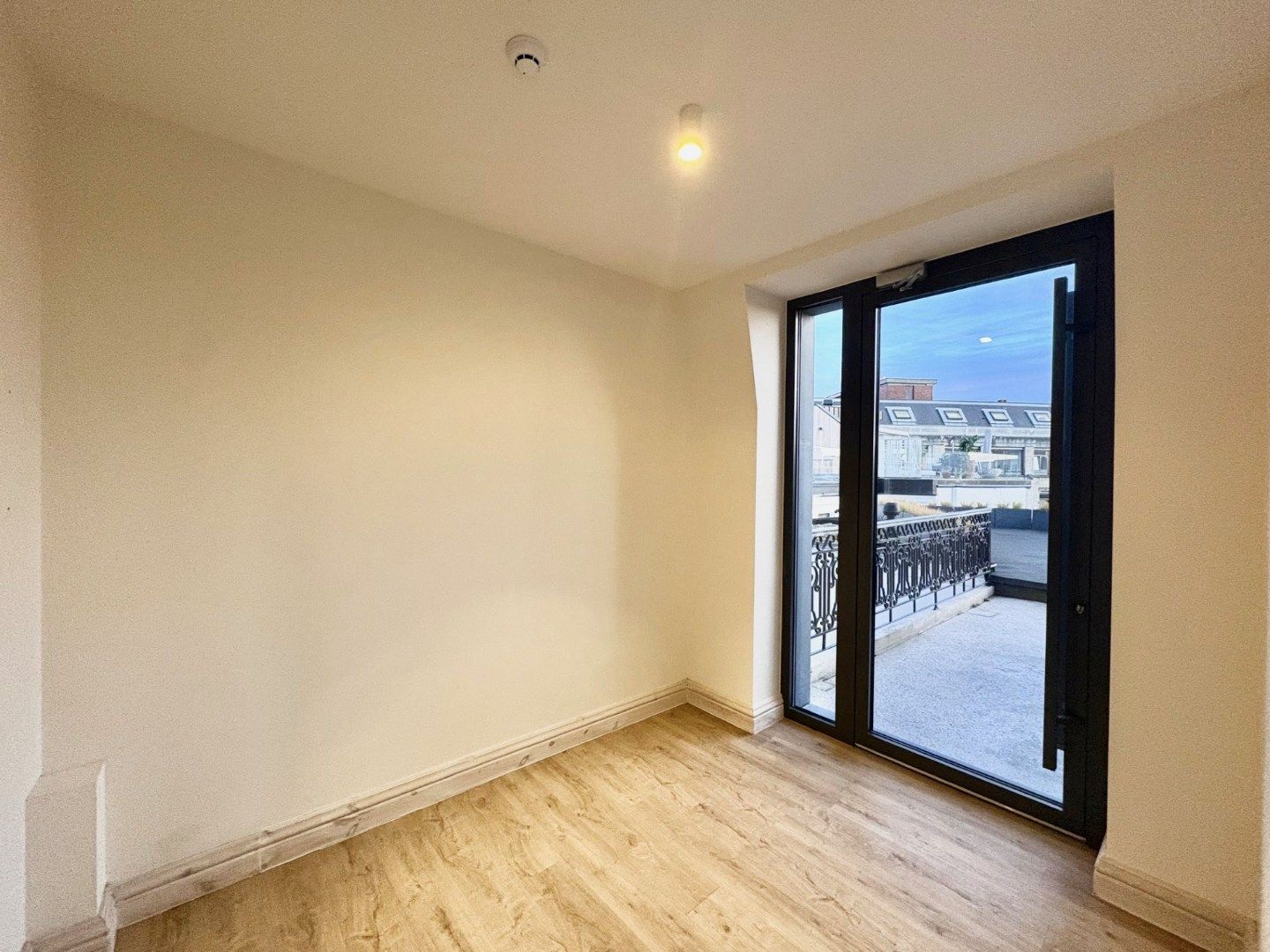 Unieke duplex penthouse met twee slaapkamers en een prachtig dakterras foto 16