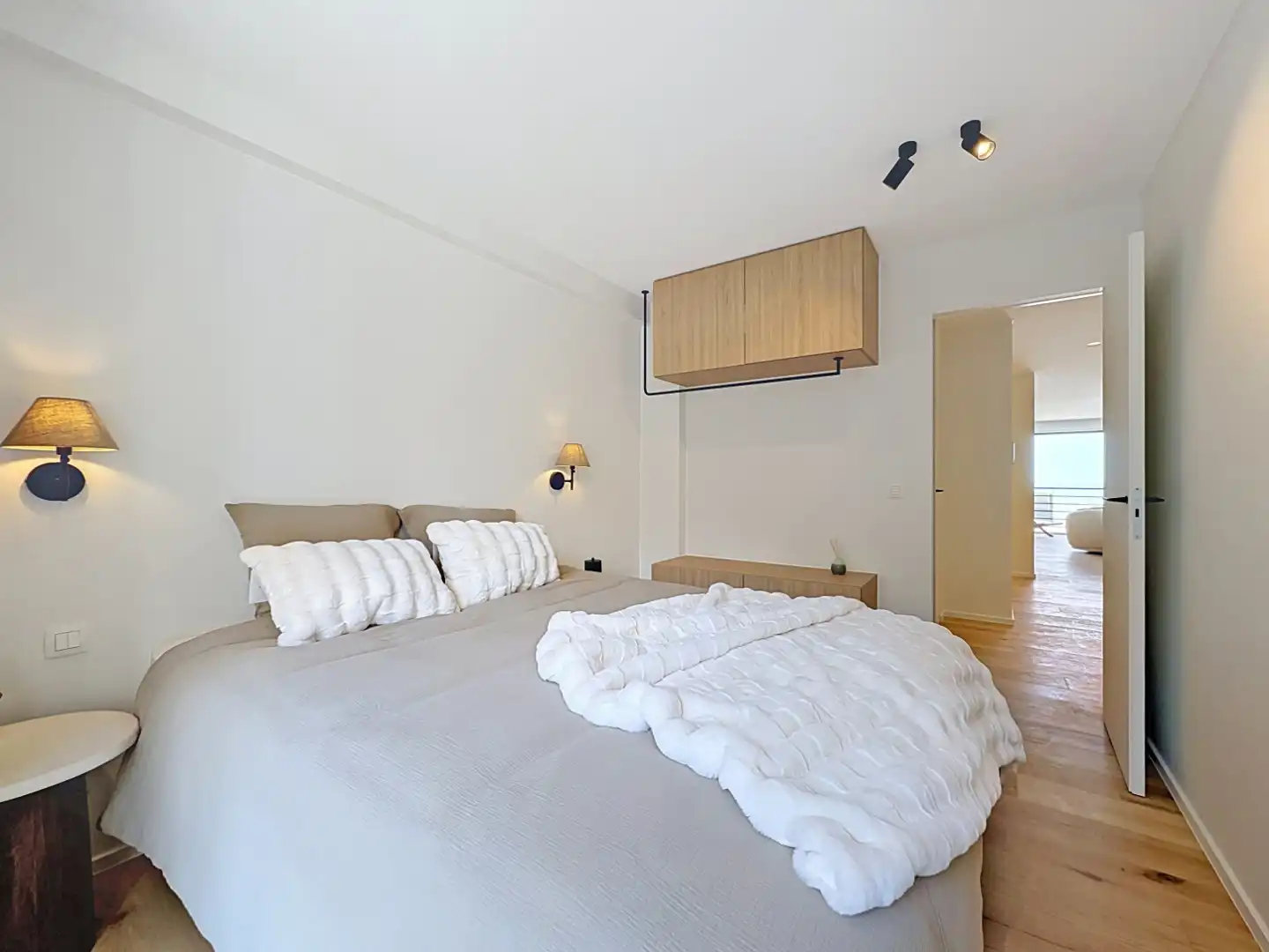 Gerenoveerd appartement op de zeedijk van Koksijde. foto 8