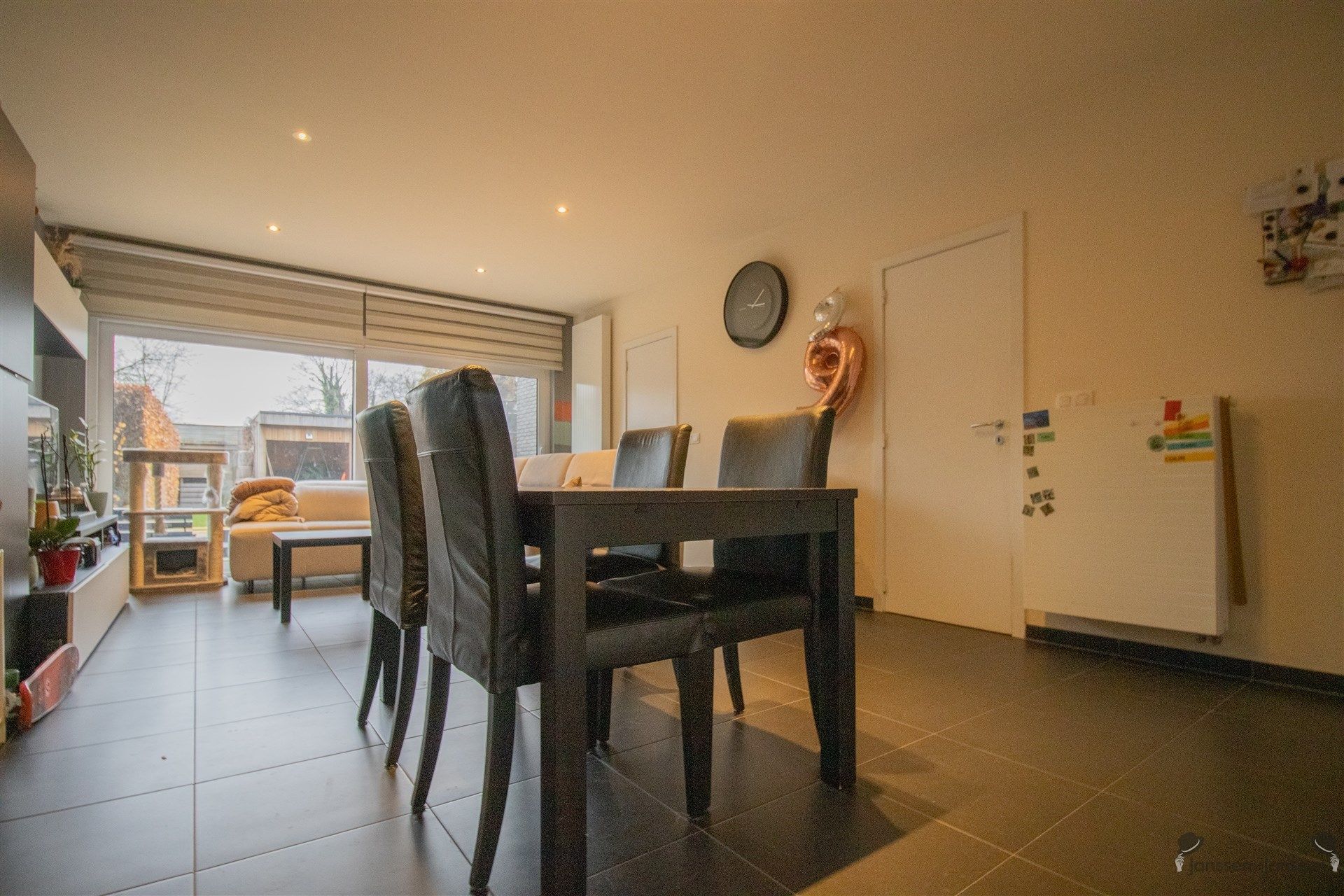 Rustig gelegen woning met 3 slaapkamers en inpandige garage op 223 m² foto 3