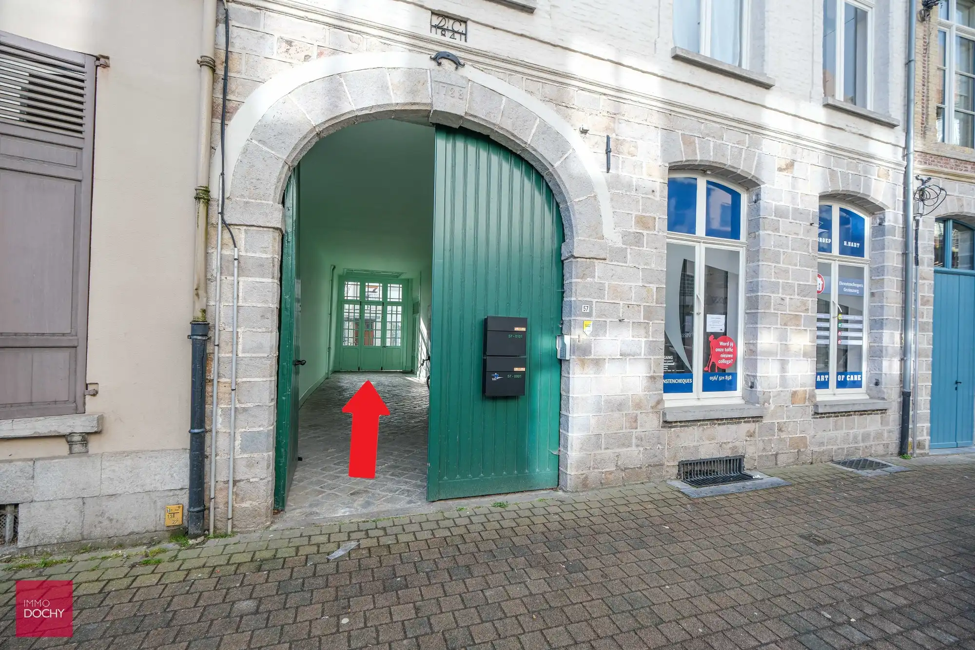 Hedendaagse kantoor of praktijkruimte in historisch gebouw foto 9