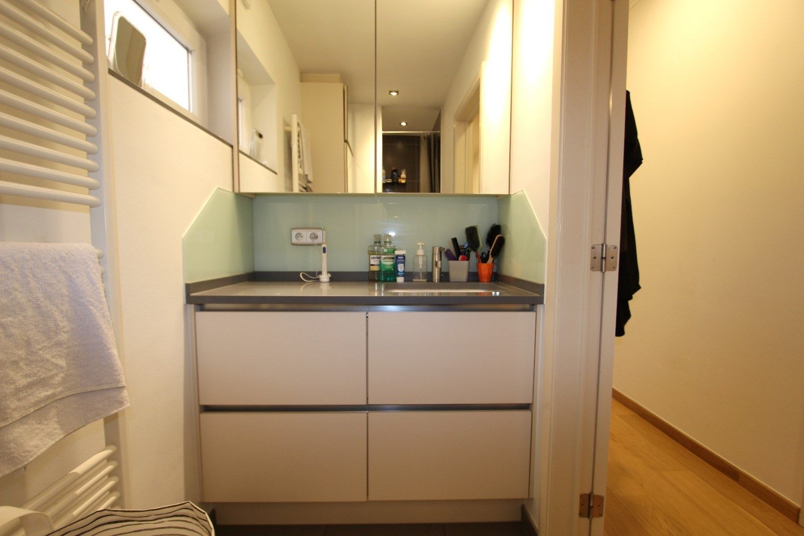RUIM APPARTEMENT MET 3 SLAAPKAMERS foto 16