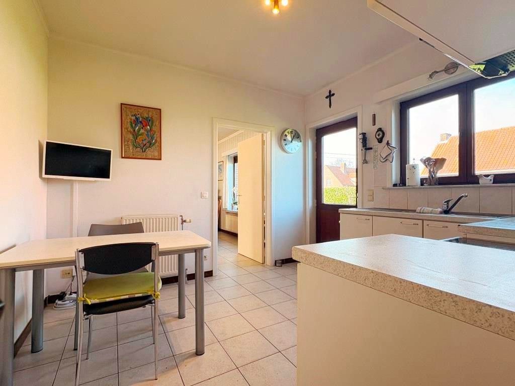 Verzorgde vrijstaande woning met zonnige tuin. foto 7
