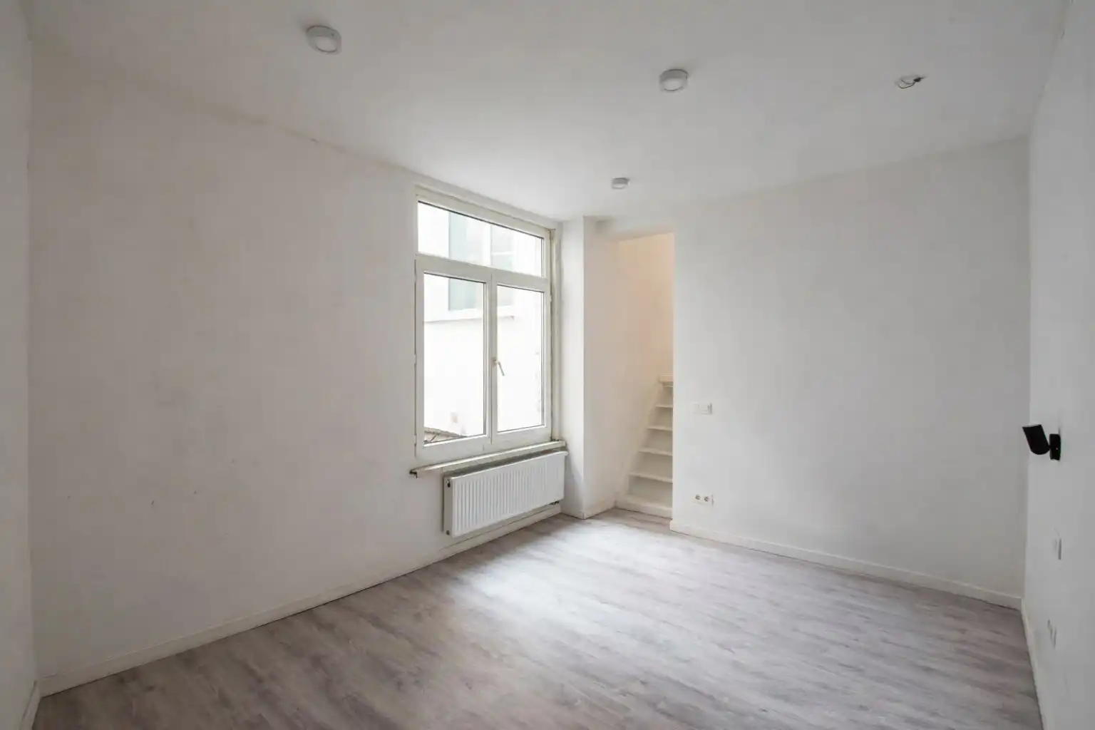 Gerenoveerd appartement met 2 slk foto 9