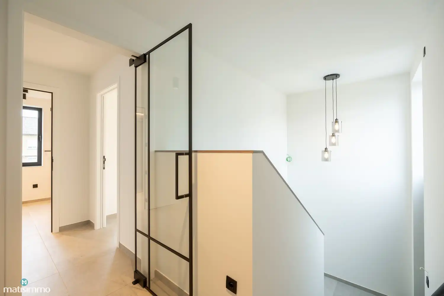 HOOGWAARDIG AFGEWERKTE NIEUWBOUWWONING MET DRIE SLAAPKAMERS EN TUIN (INCLUSIEF TUINONDERHOUD) TE RIEMST foto 10