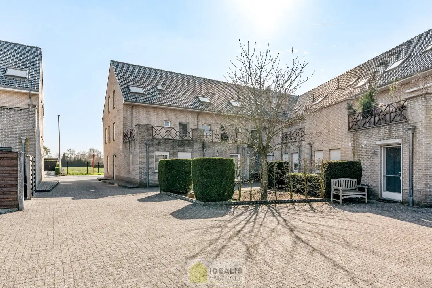 IDEALIS VASTGOED – INSTAPKLAAR GELIJKVLOERS APPARTEMENT MET LICHTRIJKE LEEFRUIMTE,  RUIME OPEN KEUKEN, BADKAMER, SLAAPKAMER EN AUTOSTAANPLAATS OP EEN GUNSTIGE LOCATIE NABIJ HET CENTRUM VAN PELT! foto 16