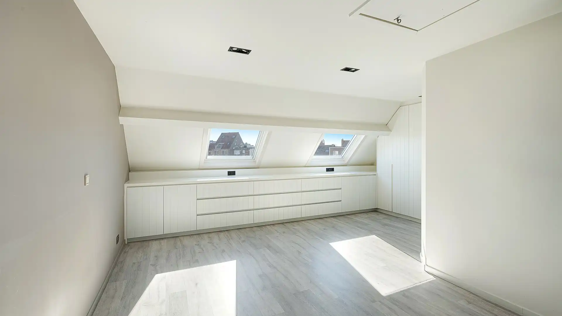 Leuke stadswoning met zonnige tuin te Heist foto 15