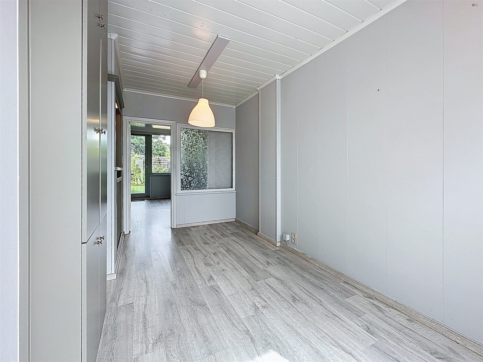 Charmante ruime woning met 4 slaapkamers en bijgebouw (40m²) op perceel van 290m² foto 8