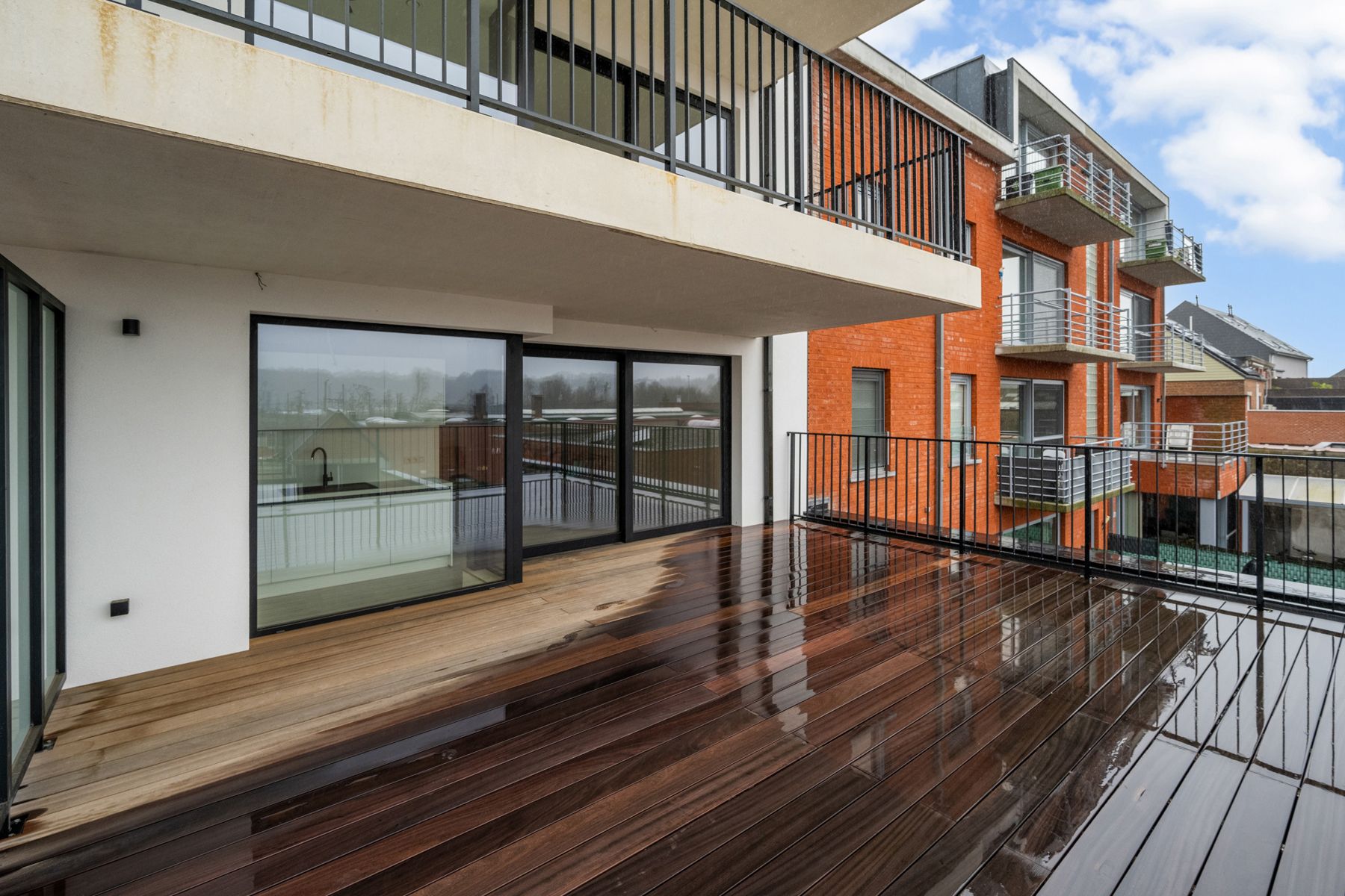 Nieuwbouw appartement op de eerste verdieping foto 3